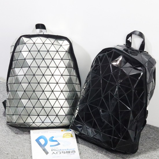 The 2024 new Japanese geometric bag, the same PU patent leather backpack for a lifetime, a couple's diamond-shaped backpack for both men and women The 2024 new Japanese geometric bag, the same PU patent leather backpack for a lifetime, a couple's diamond-shaped backpack for both men and women