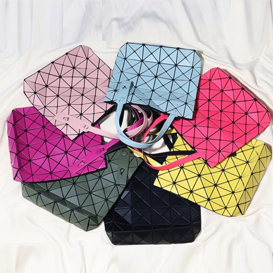 Original factory quality new diamond-shaped bag, Lifetime mini small square box, versatile four-compartment bag, fashionable mini ladies' handbag Original factory quality new diamond-shaped bag, Lifetime mini small square box, versatile four-compartment bag, fashionable mini ladies' handbag