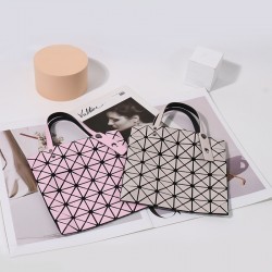 2024 new six-check diamond bag, fashionable geometric hand-held coin purse, versatile and trendy mini handbag, factory wholesale