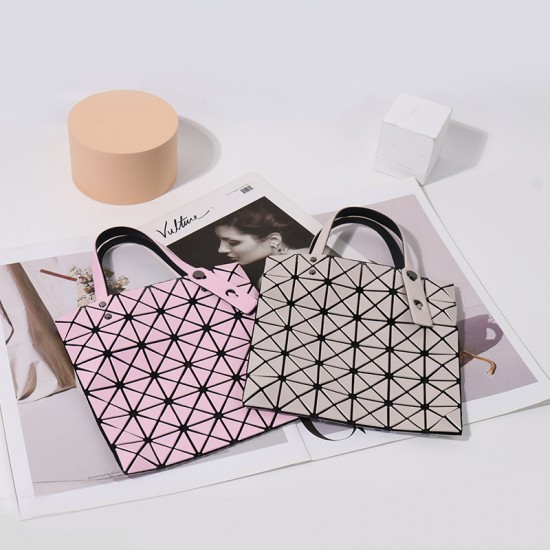 2024 new six-check diamond bag, fashionable geometric hand-held coin purse, versatile and trendy mini handbag, factory wholesale 2024 new six-check diamond bag, fashionable geometric hand-held coin purse, versatile and trendy mini handbag, factory wholesale
