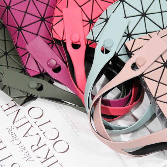 January limited edition mini handbag, 2024 new Japanese small square box checkered bag, fashionable diamond-shaped mobile phone bag January limited edition mini handbag, 2024 new Japanese small square box checkered bag, fashionable diamond-shaped mobile phone bag