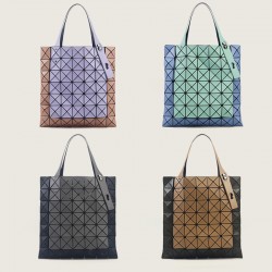 The 2022 Japanese new seven-compartment single-shoulder bag, geometric diamond-shaped versatile tote bag, and the same hand-held shopping women's bag as the Internet celebrity