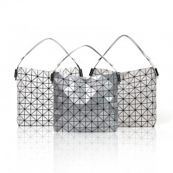The 2024 new Japanese baguette underarm bag is a casual and versatile triangular hand-held bag, a fashionable single-shoulder handbag for commuting