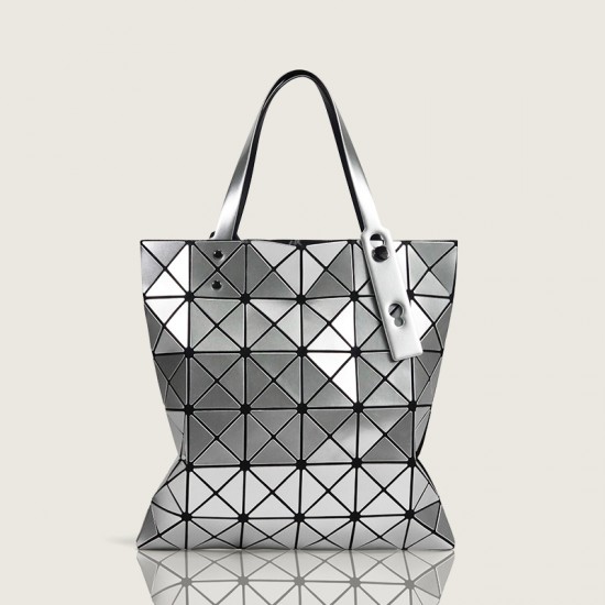 The 2024 summer new women's bag is a versatile geometric diamond-shaped single-shoulder handbag and a fashionable, simple and casual commuting tote bag The 2024 summer new women's bag is a versatile geometric diamond-shaped single-shoulder handbag and a fashionable, simple and casual commuting tote bag
