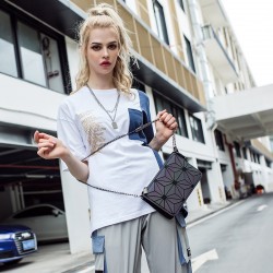 2021 new crossbody bag, chain single-shoulder small bag, street trend style, diamond-shaped geometric bag, custom-made luminous bag from the manufacturer