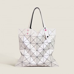 This is a geometric diamond-shaped handbag from Japan, a limited edition March colored nail matte hand-held tote bag, and a versatile single-shoulder bag