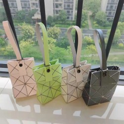 Japanese-exclusive 2024 new mobile phone bag, Japanese geometric diamond-shaped handbag, niche versatile portable women's bag