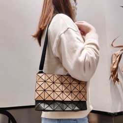 2024 new two-tone double-sided kangaroo bag, two-tone geometric diamond-shaped hand-held women's bag, Lifetime folding single-shoulder crossbody bag