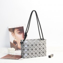 2024 new Japanese geometric diamond-shaped tofu bag, simple and versatile handbag, drawstring single-shoulder crossbody women's bag