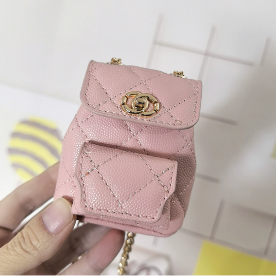 Chanel-style chain-strap mini bag with diamond quilting Creative mini accessory pouch Small backpack Headphone organizer Coin purse